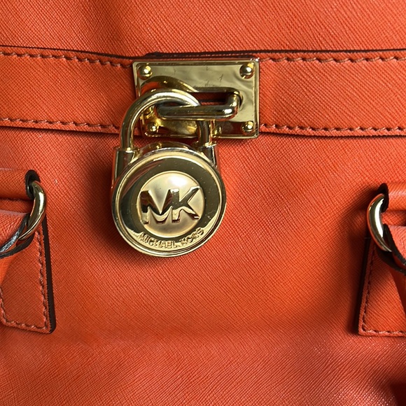 Michael Kors Hamilton - Picture 2 of 4